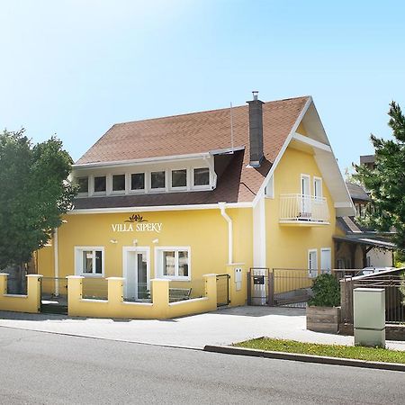 Villa Sipeky Senec Exteriör bild