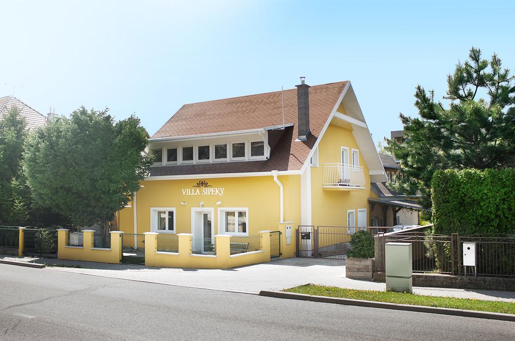 Villa Sipeky Senec Exteriör bild